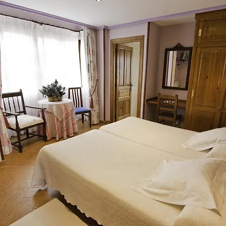 호텔 La Solana Montanesa 코밀라스