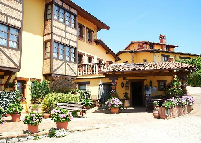 Hotel La Solana Montanesa 3*