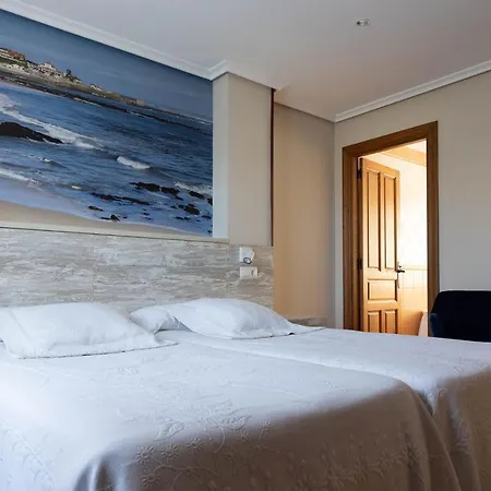 索兰纳蒙塔涅萨乡村旅馆 酒店 柯米拉斯